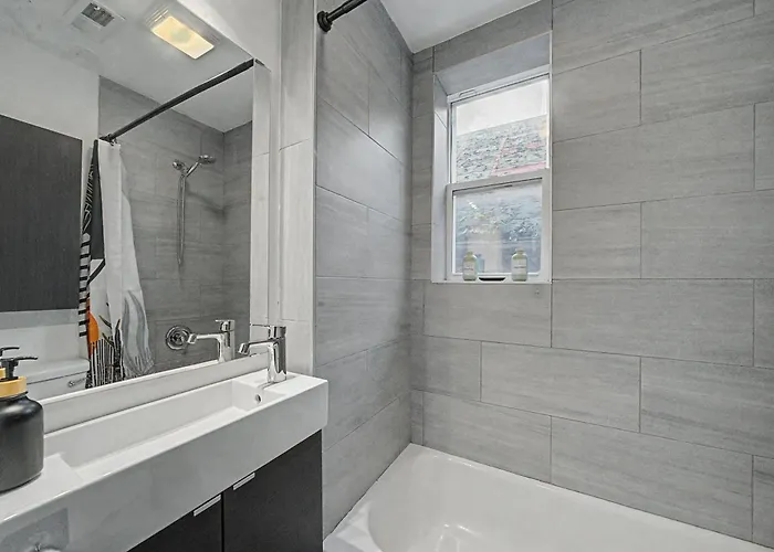 Cozy Pilsen 2br Chicago